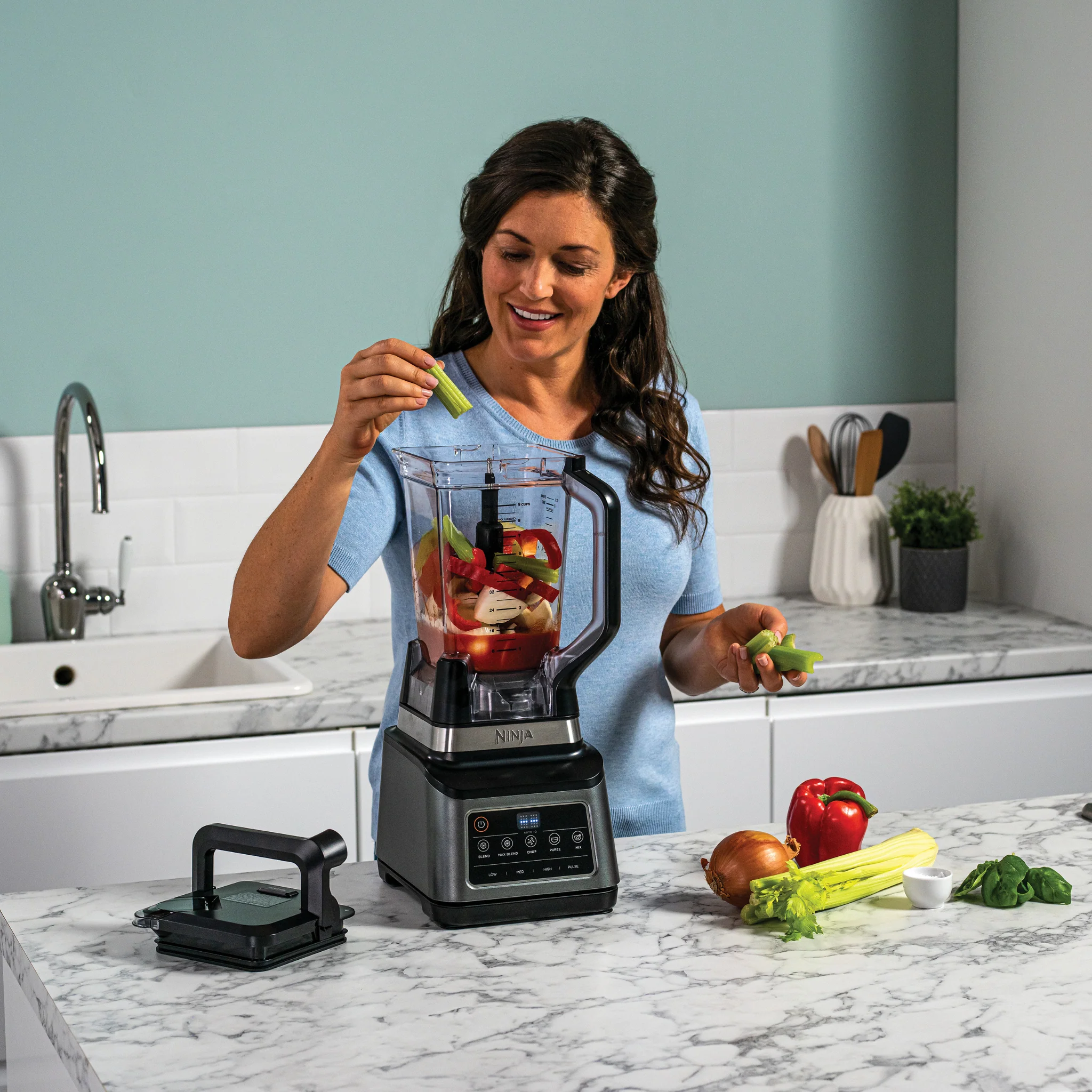 Ninja 3-in-1 Food Processor with Auto-IQ BN800UK - Image 3