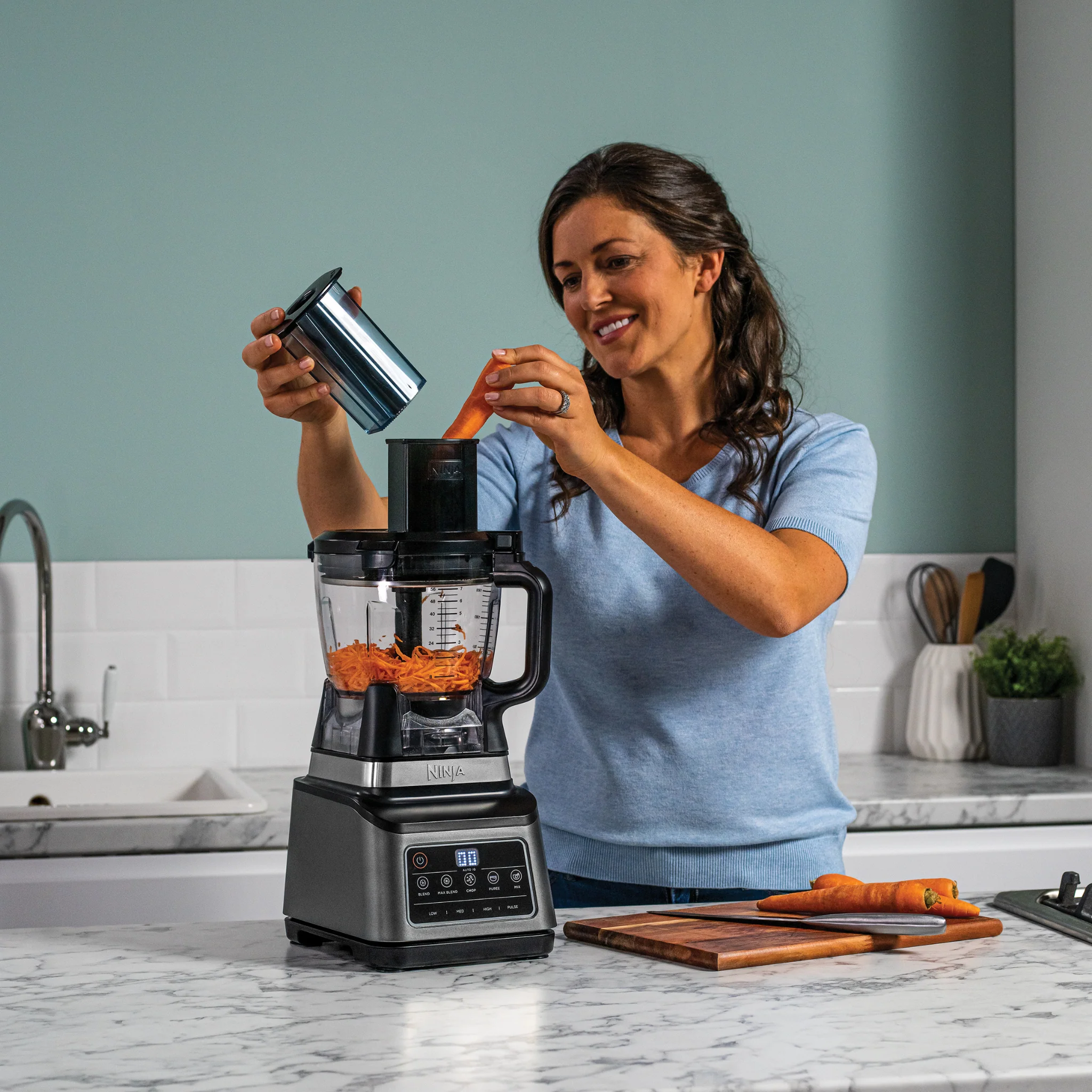Ninja 3-in-1 Food Processor with Auto-IQ BN800UK - Image 4
