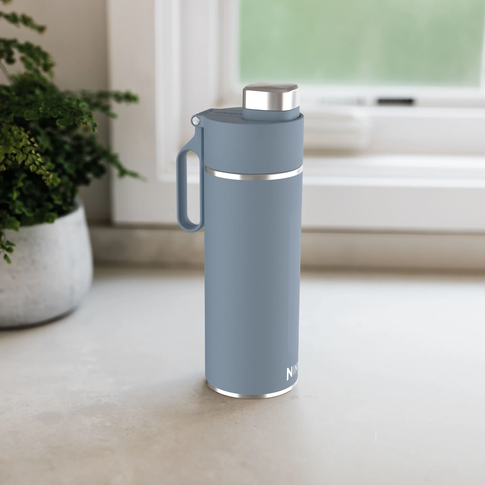 Ninja Thirsti 700 ml Travel Bottle – Blue DW2401EUUKBL - Image 4