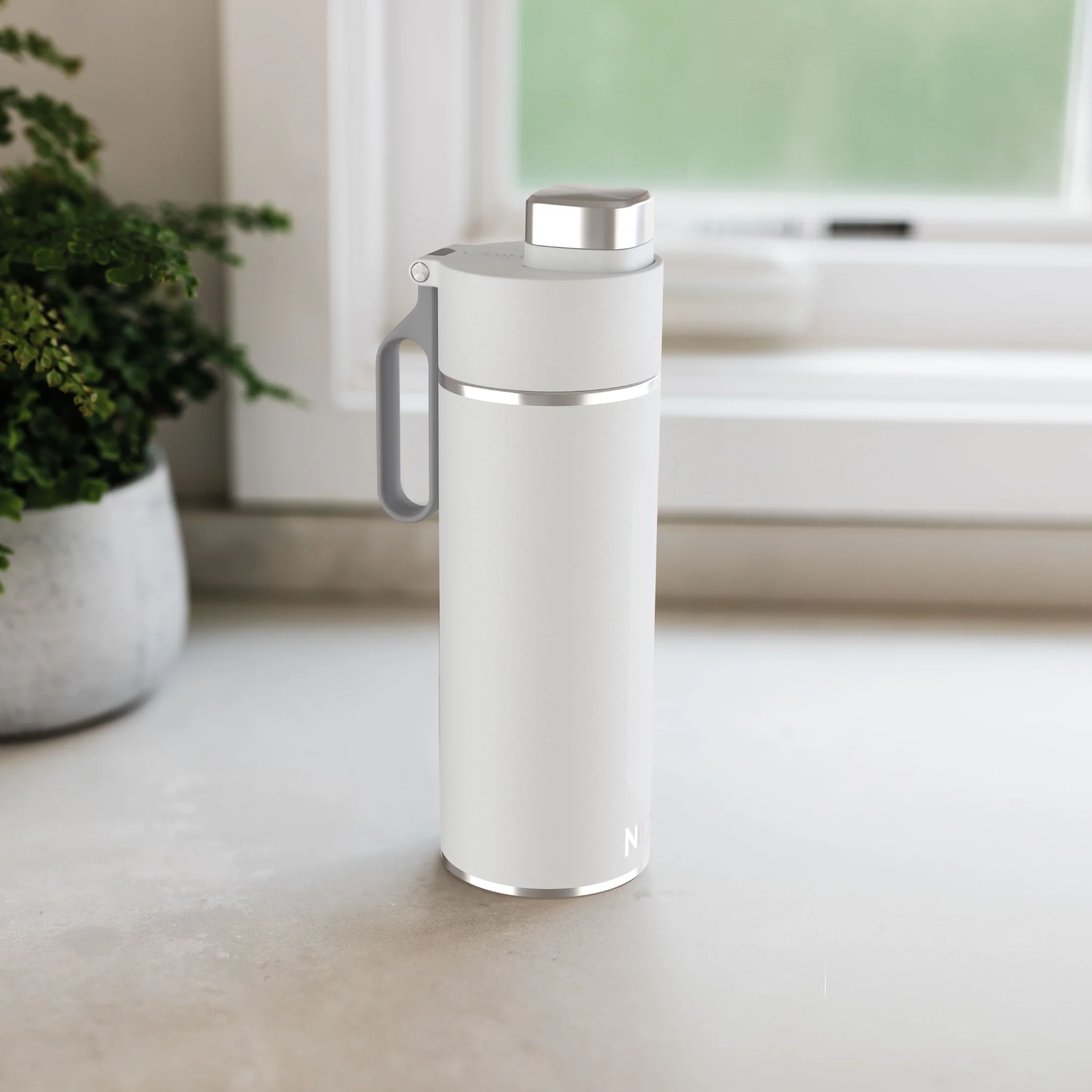 Ninja Thirsti 700 ml Travel Bottle – White DW2401EUUKWH - Image 4
