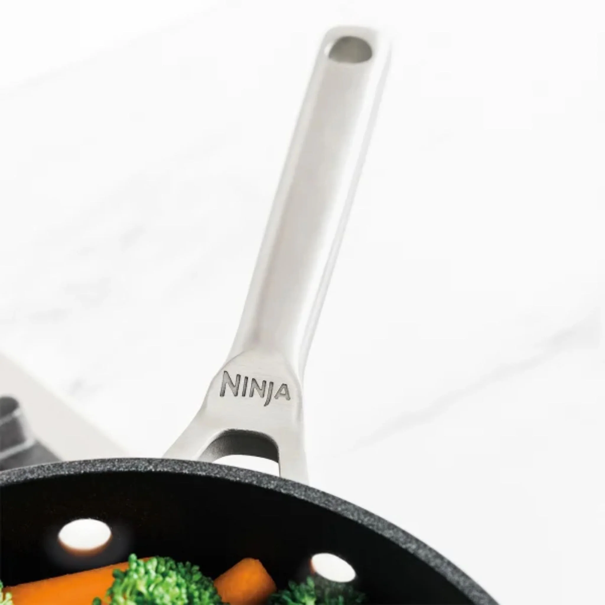 Ninja ZEROSTICK Stackable 5-Piece Pan Set - C55000UK - Image 8