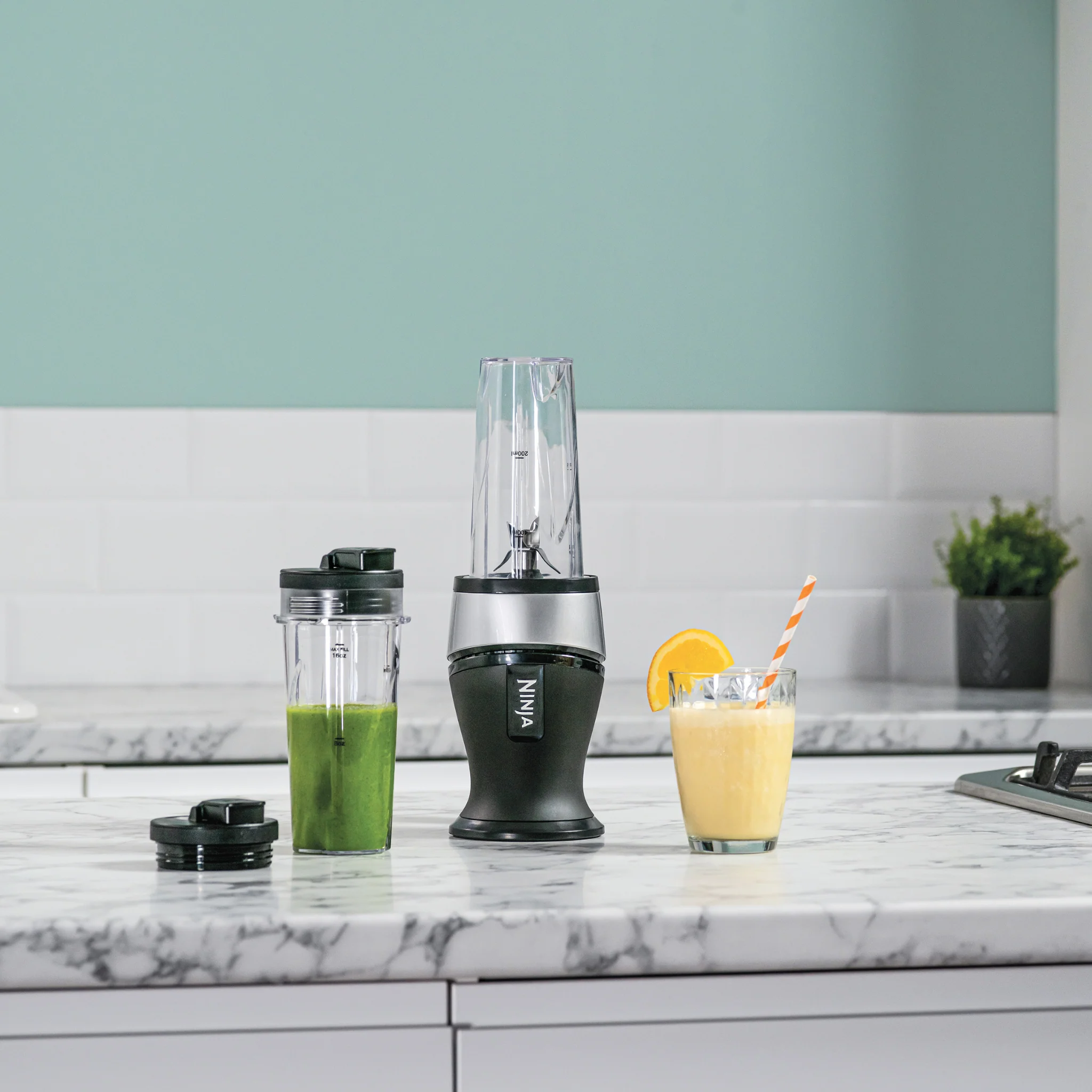 Nutri Ninja 700W Slim Blender & Smoothie Maker - QB3001UKS - Silver - Image 4